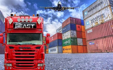 Międzynarodowy transport towarowych przesyłek - zapewnimy szybki transport Twojej paczce!